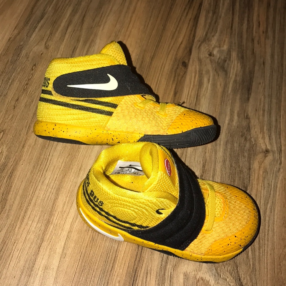 Nike Kyrie 2 School Bus, toddler 7c